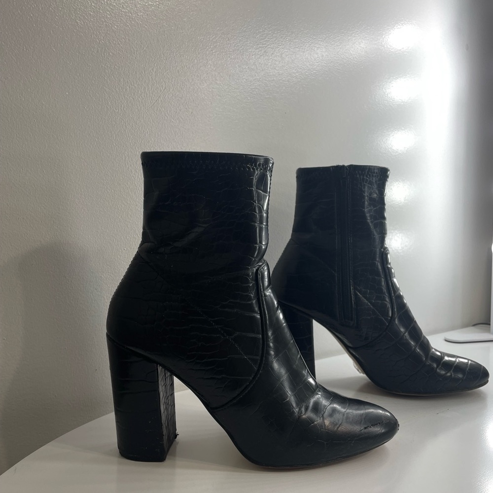 ALDO Booties - Picture 2 of 8